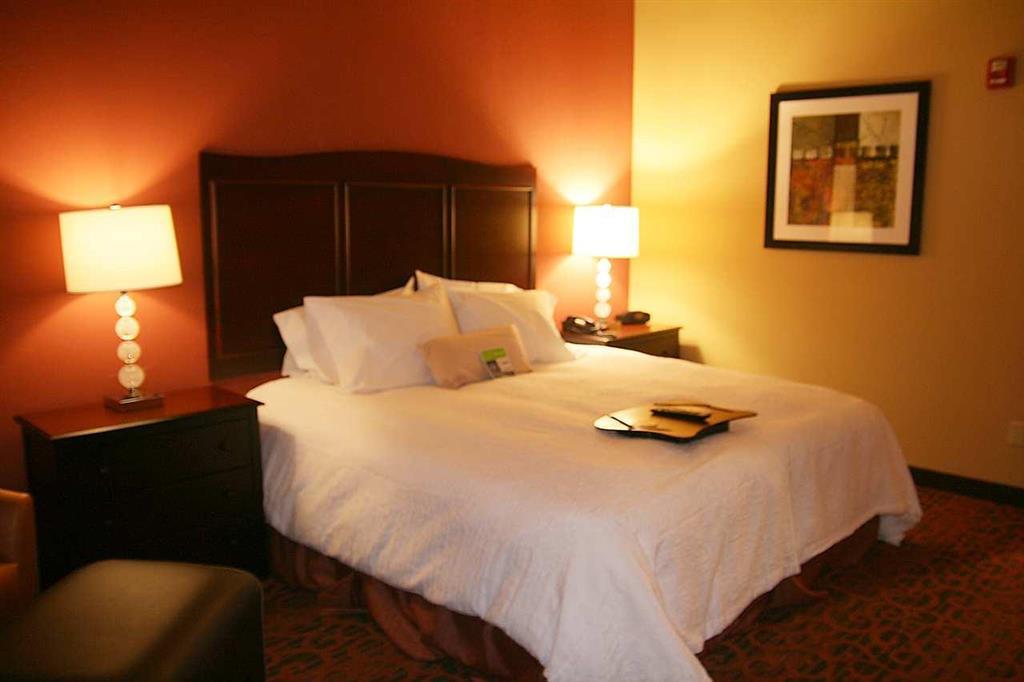 Hampton Inn & Suites Mission Room photo